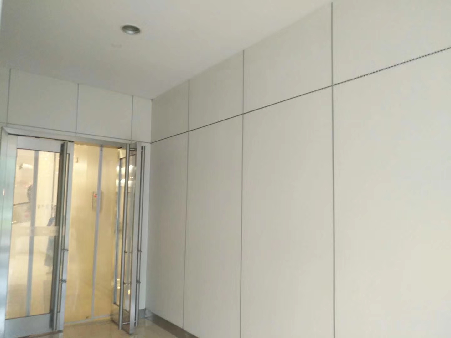 <a href='http://www.medicalcareersonline.com' target='_blank'>泄爆墙</a>施工